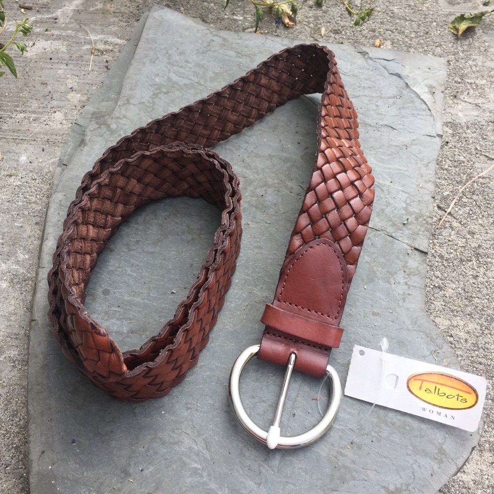 Woven brown belt. Talbots, Leather. Size 3X
NWT